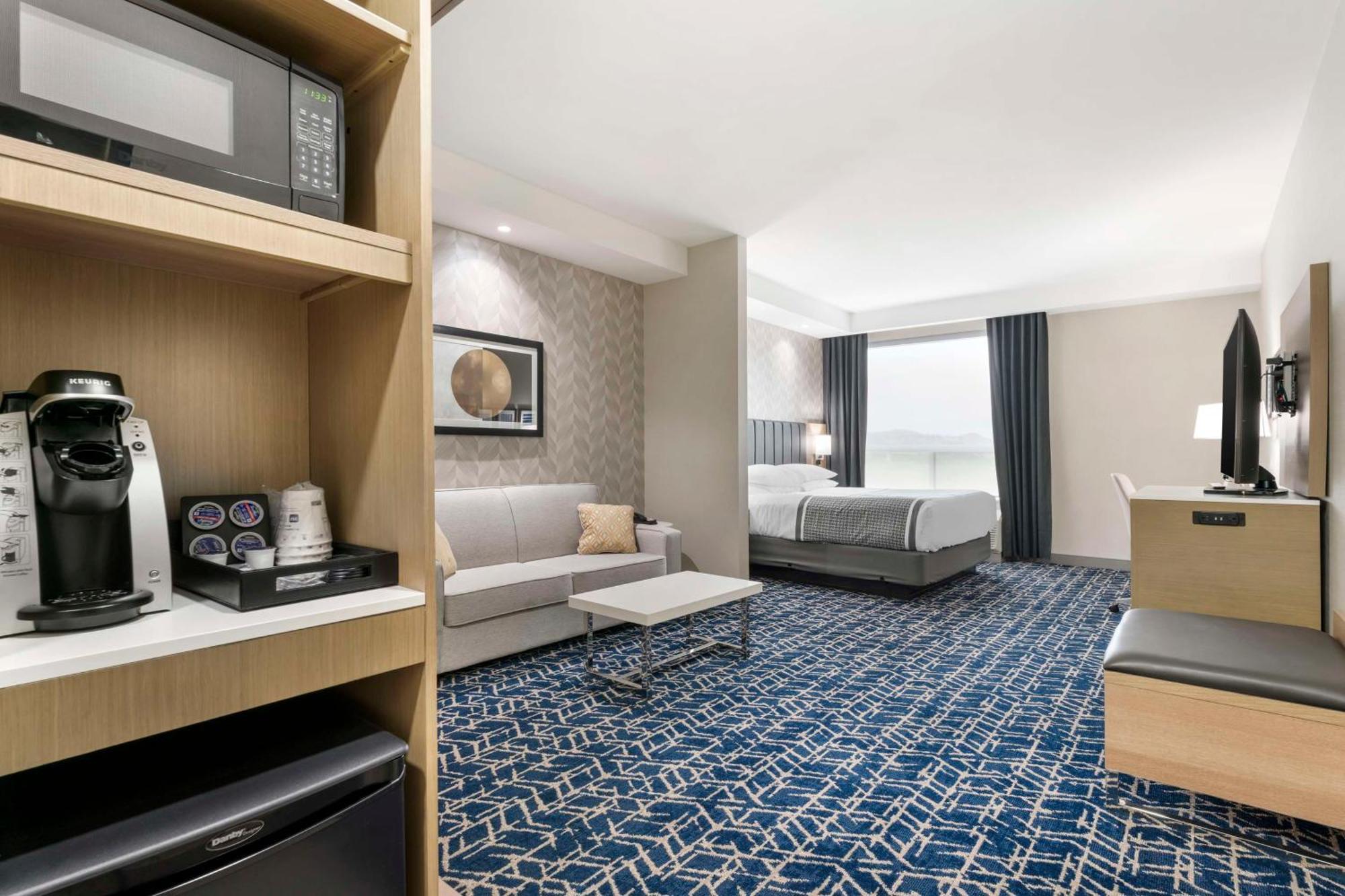 Best Western Premier Route 97 Вернон Экстерьер фото