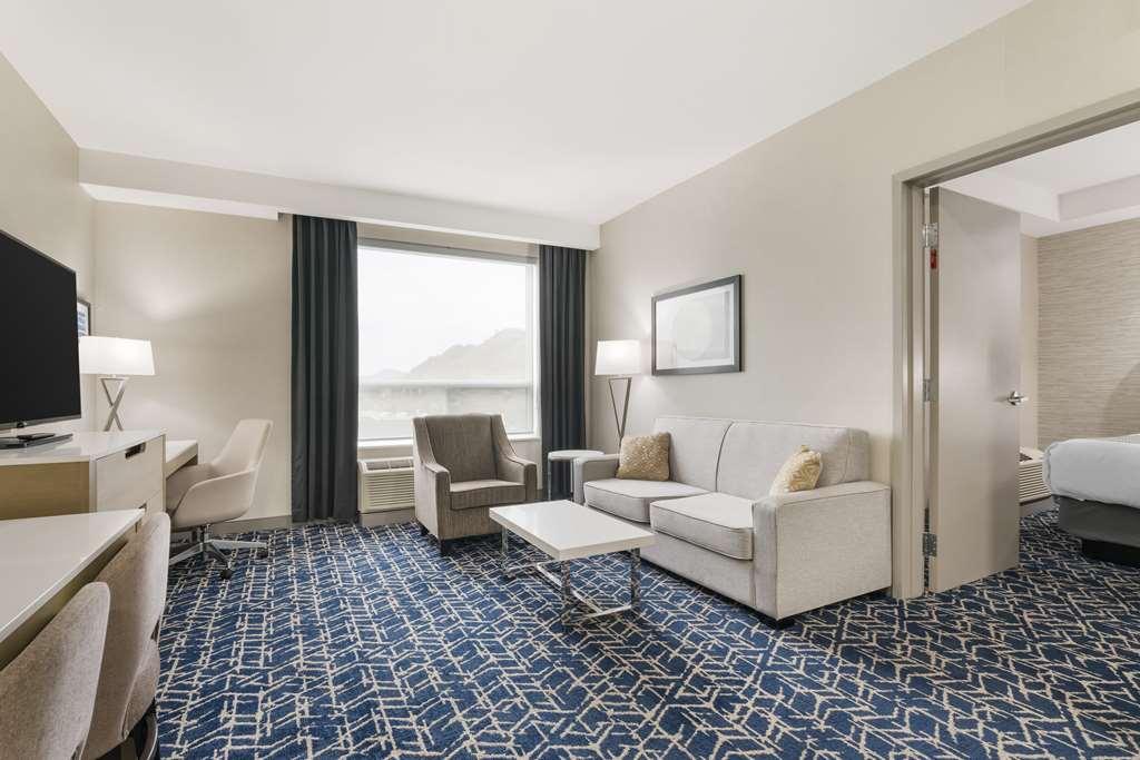 Best Western Premier Route 97 Вернон Номер фото
