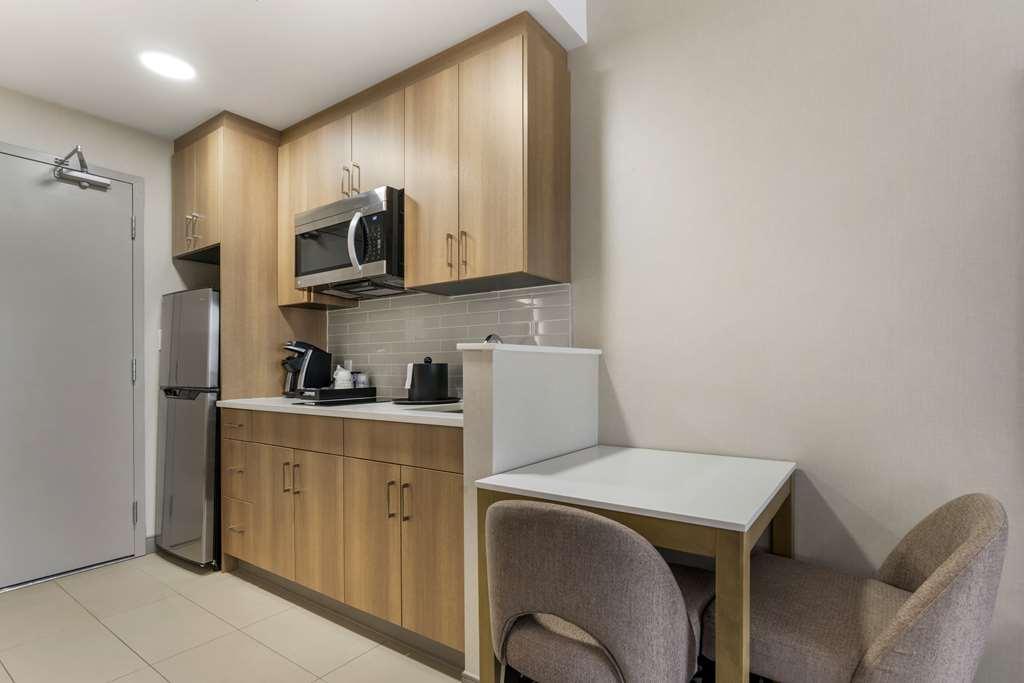 Best Western Premier Route 97 Вернон Номер фото
